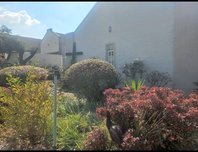 2 BEDROOM SECTIONAL TITLE TO LET IN HEIDELBERG CENTRAL